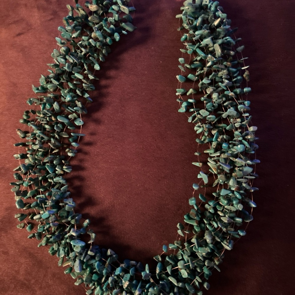 Elegant Turquoise Chip Necklace
